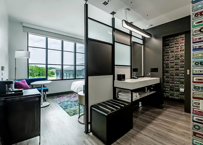 Aloft By Marriott Easton Hotel 3*